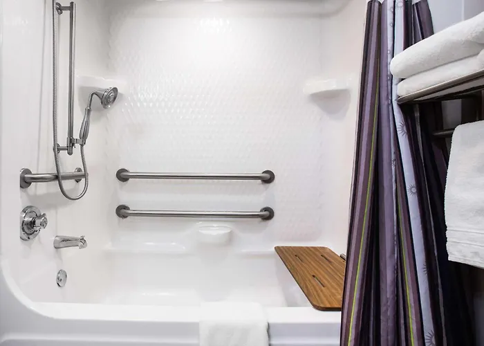 Hotel La Quinta & Suits By Wyndham Pontoon Il Pontoon Beach
