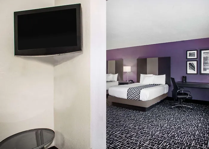 La Quinta & Suits By Wyndham Pontoon Il Pontoon Beach