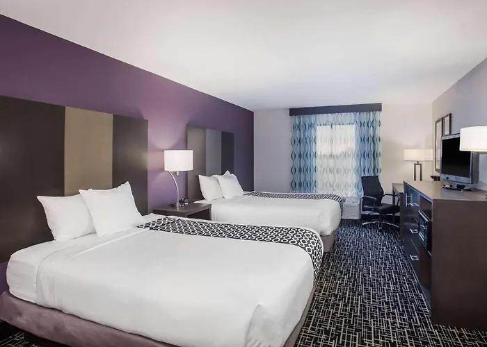 Hotel La Quinta & Suits By Wyndham Pontoon Il Pontoon Beach