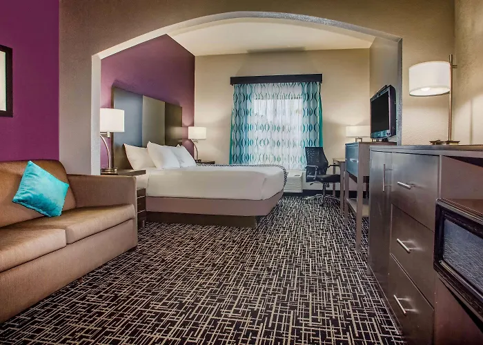 La Quinta & Suits By Wyndham Pontoon Il