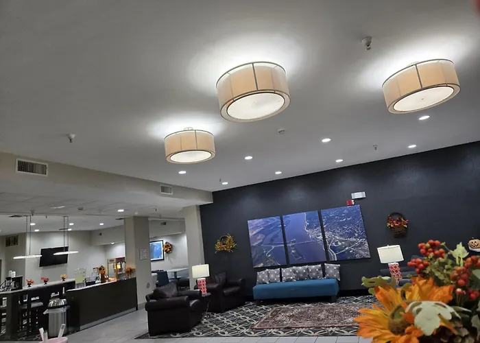La Quinta & Suits By Wyndham Pontoon Il 3*