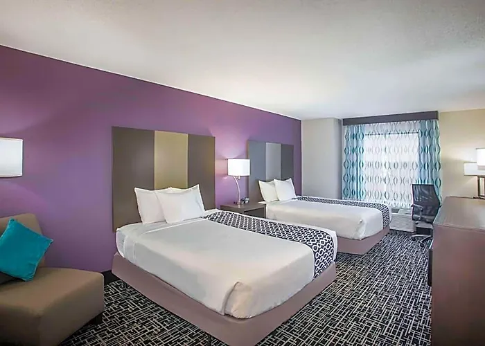Hotel La Quinta & Suits By Wyndham Pontoon Il Pontoon Beach