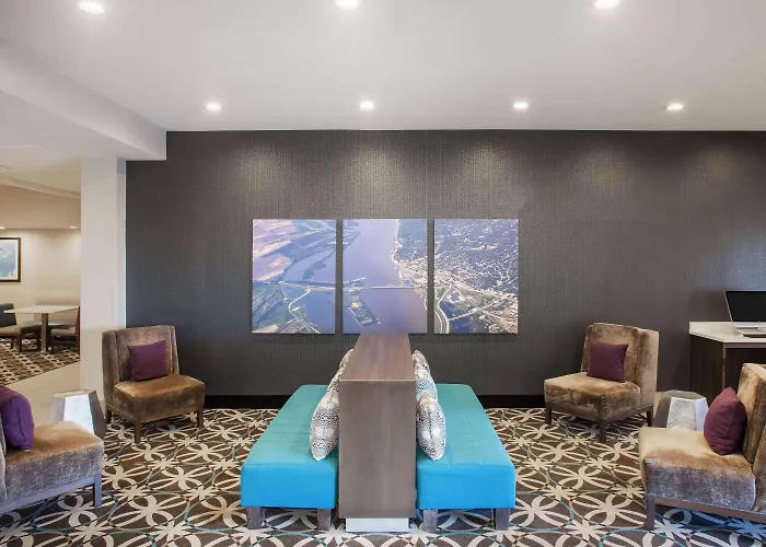 La Quinta & Suits By Wyndham Pontoon Il