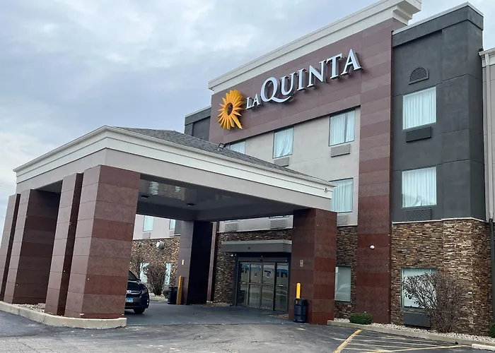 Hotel La Quinta & Suits By Wyndham Pontoon Il 3*