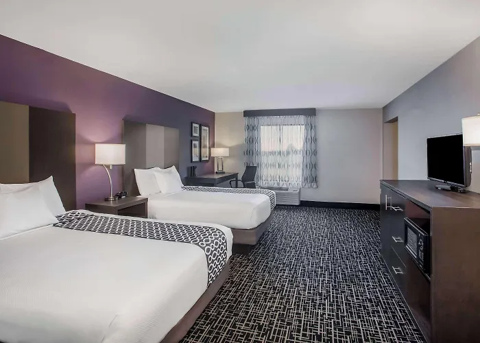 Hotel La Quinta & Suits By Wyndham Pontoon Il Pontoon Beach