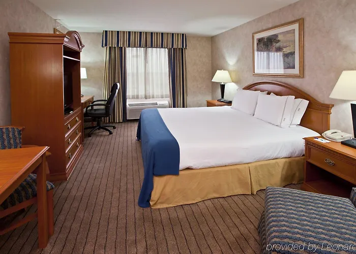 La Quinta & Suits By Wyndham Pontoon Il Hotel 3*