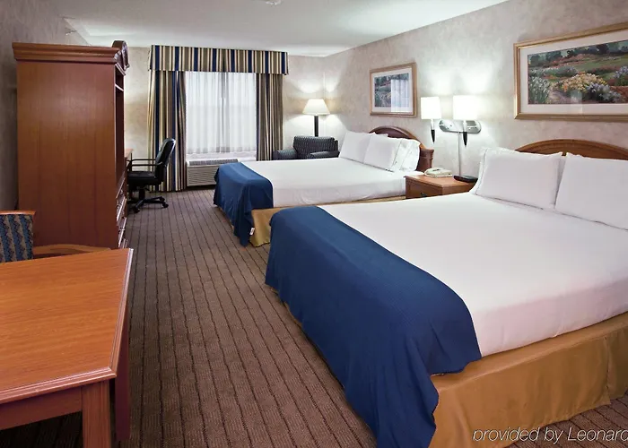Hotel La Quinta & Suits By Wyndham Pontoon Il