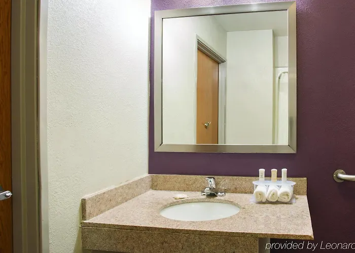 La Quinta & Suits By Wyndham Pontoon Il