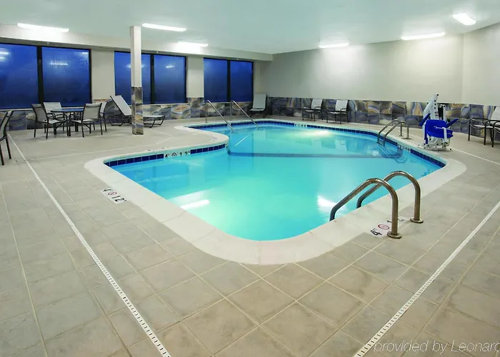 La Quinta & Suits By Wyndham Pontoon Il 3*