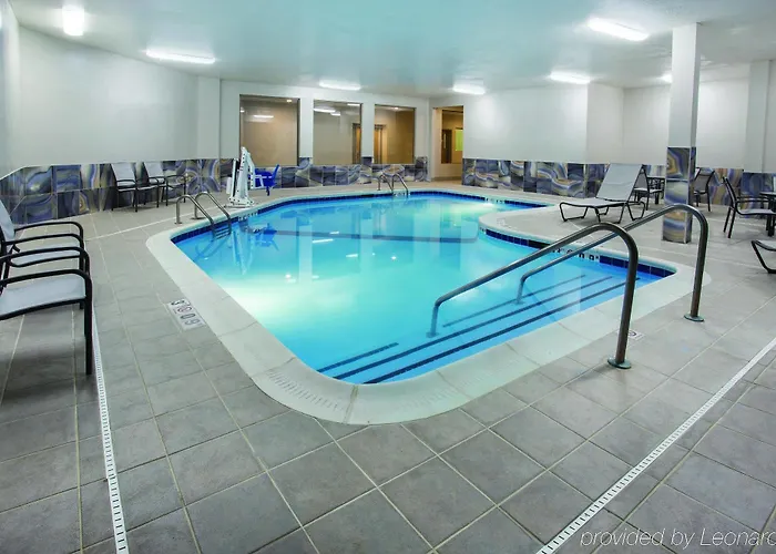 Hotel La Quinta & Suits By Wyndham Pontoon Il 3*