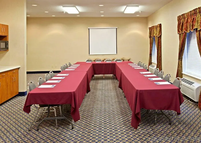 Hotel La Quinta & Suits By Wyndham Pontoon Il