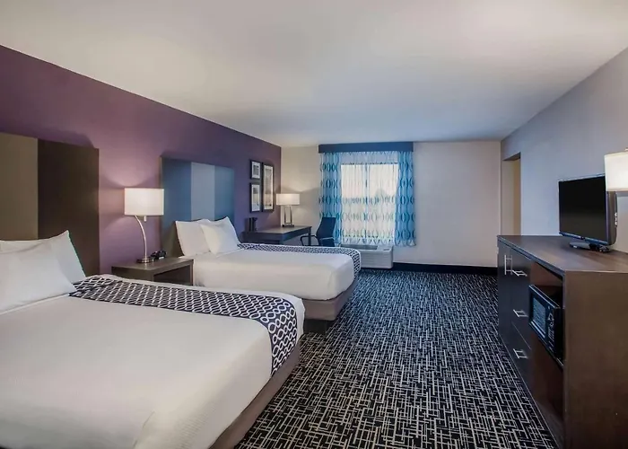 Hotel La Quinta & Suits By Wyndham Pontoon Il Pontoon Beach