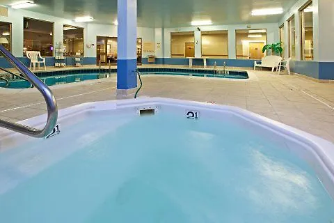 La Quinta & Suits By Wyndham Pontoon Il 3*