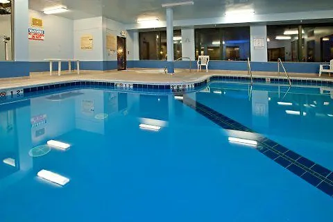 La Quinta & Suits By Wyndham Pontoon Il Hotel